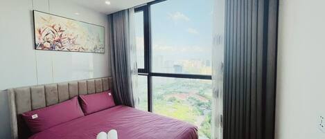 2 bedrooms, iron/ironing board, WiFi