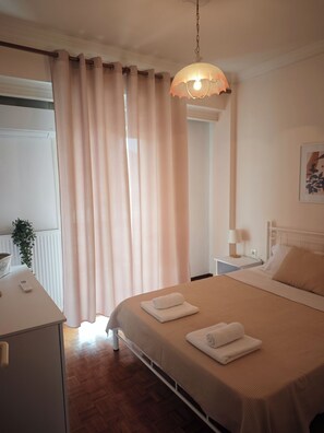 1 Schlafzimmer, Schreibtisch, Bügeleisen/Bügelbrett, WLAN