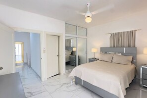 3 bedrooms, desk, iron/ironing board, WiFi