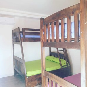 4 bedrooms, WiFi, bed sheets