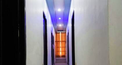 Hotel M-E-T-R-O Regency Lucknow