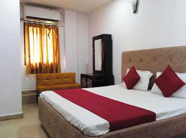 Allergikerbettwaren, Schreibtisch, schallisolierte Zimmer