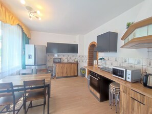 Microwave, oven, stovetop