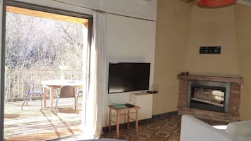 Télévision, cheminée