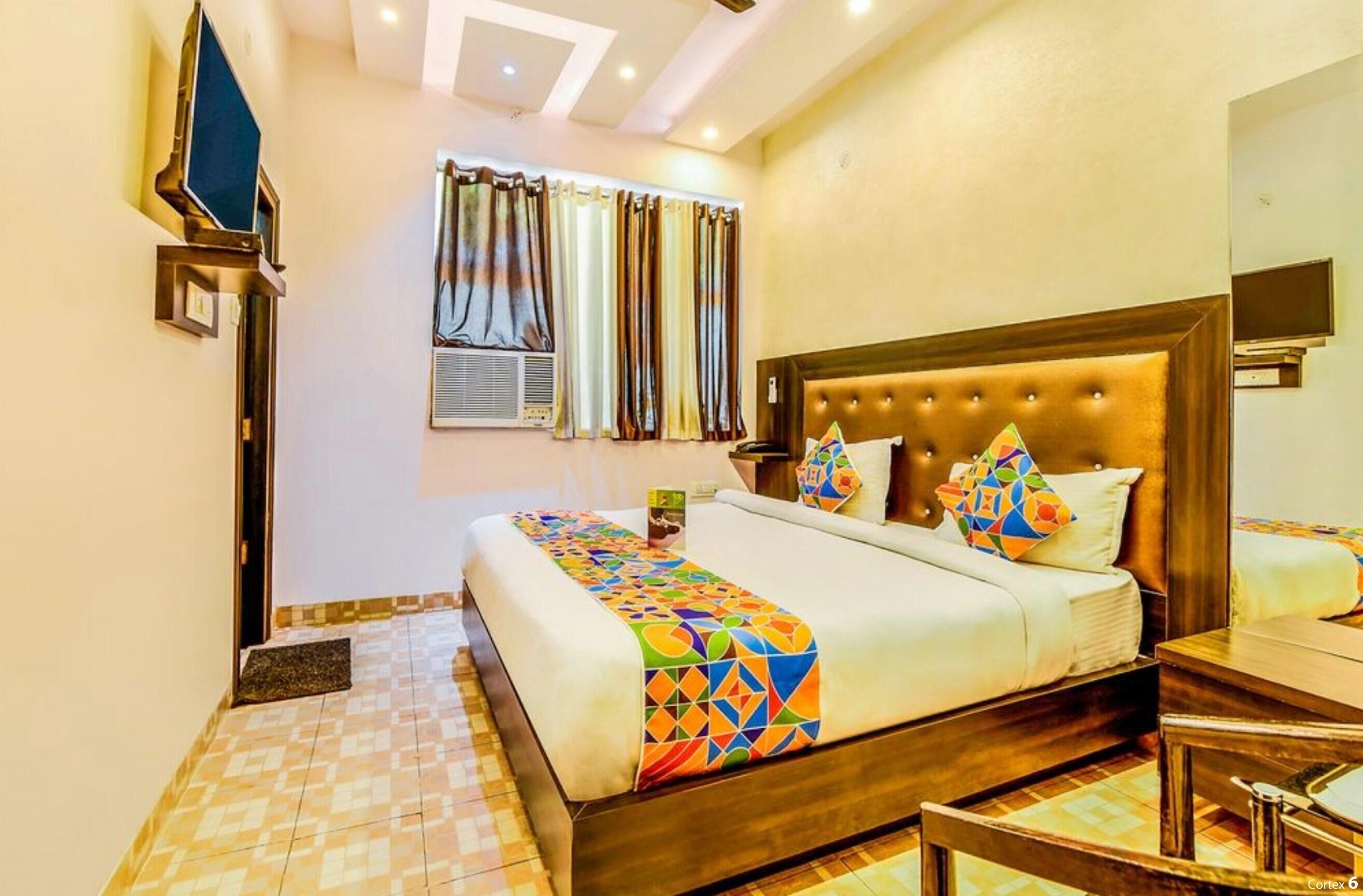 Hypo-allergenic bedding, desk, soundproofing, free WiFi