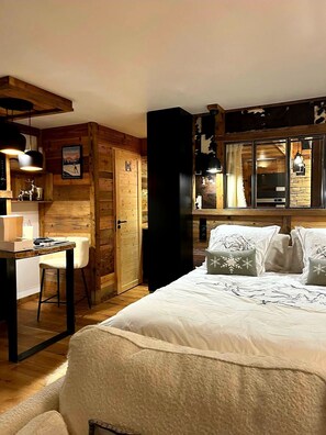 WiFi, bed sheets