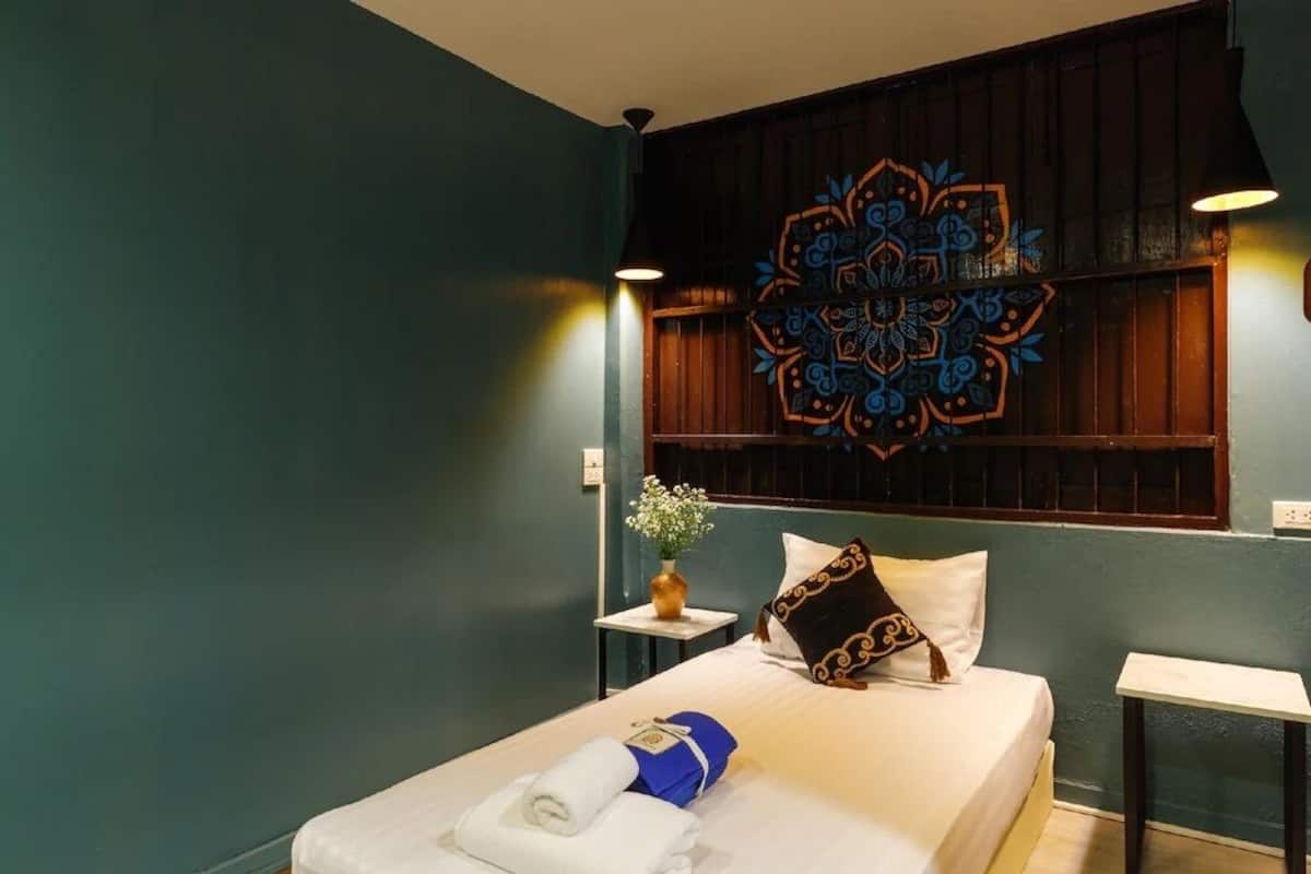 Basic Single Room | Free WiFi