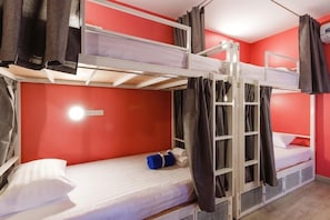Basic Shared Dormitory | Free WiFi