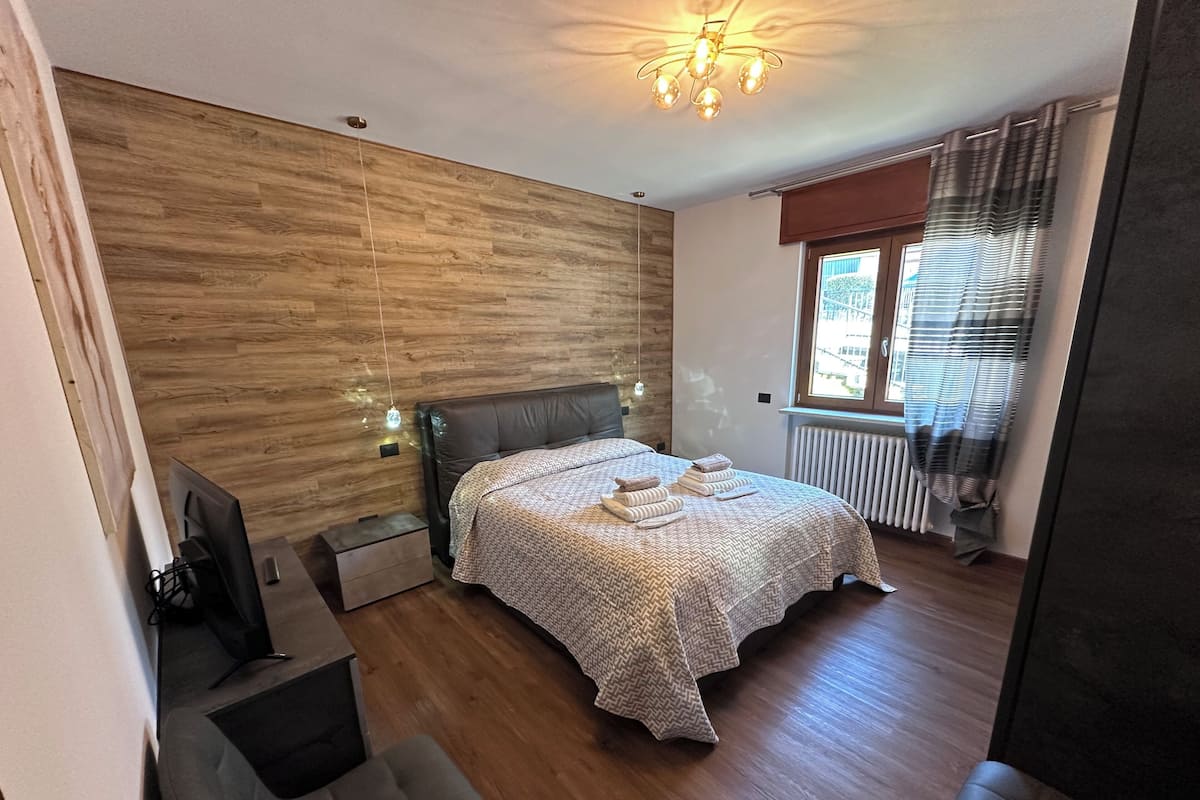 Appartamento Deluxe, balcone, vista montagna (Faggio) | Biancheria da letto di alta qualità, copriletto in piuma