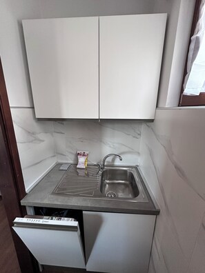 Apartemen Deluks, balkon, pemandangan kota (Betulla) | Dapur pribadi | Lemari es, microwave, oven, dan kompor