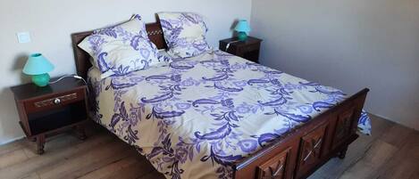 2 habitaciones, tabla de planchar con plancha, wifi y ropa de cama