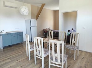 Interior - Spacious apartment in the heart of the vineyards 🖤 between Montauban and Toulouse (Campsas)