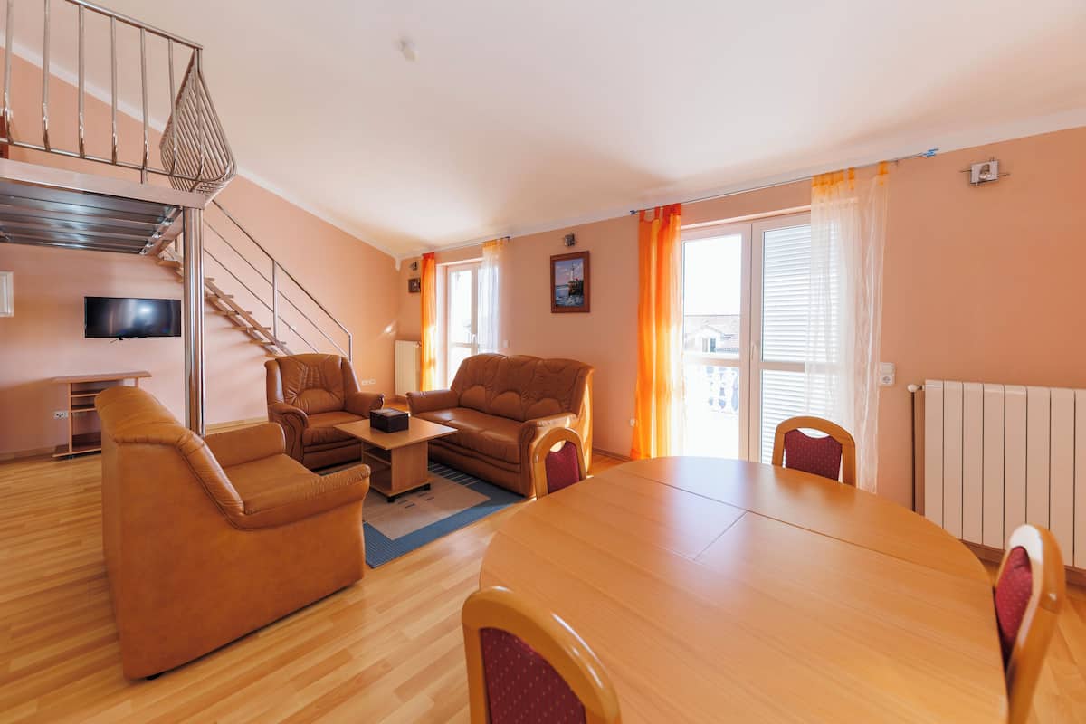 Apartament familiar, 2 dormitoris, balcó, vistes al mar | Sala d'estar