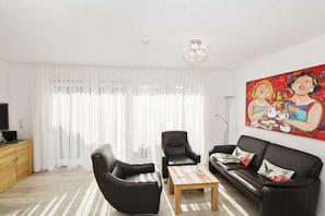 Smart-tv, dvd-afspiller, stereoanlæg