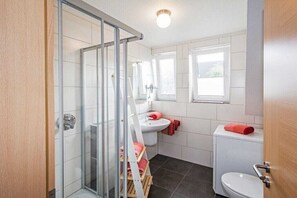 Shower - Jackdaw's Nest Geusenweg 3a (Borkum)