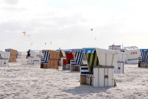 Beach - Holiday home with 3 bedrooms (Osterhever)