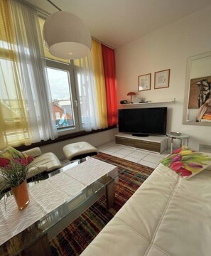 Smart TV, books - Comfort Apartment House Regini (Norderney)