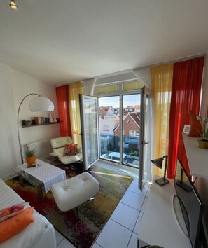 Smart TV, books - Comfort Apartment House Regini (Norderney)