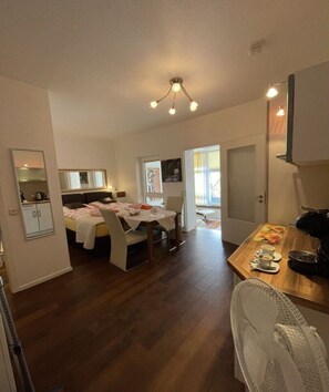 Free WiFi, bed sheets - Comfort Apartment House Regini (Norderney)