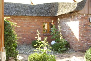 Property grounds - Luxurious holiday home Room No. 7 (Tating)