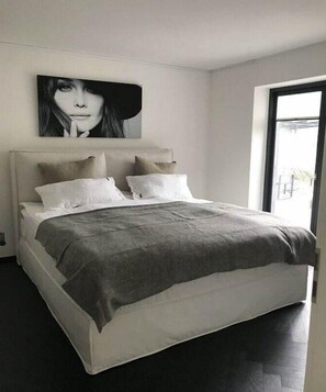 4 bedrooms, iron/ironing board, travel cot, free WiFi - Luxury holiday home Room No. 27A (Tating)