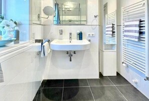 Regadera y secadora de cabello