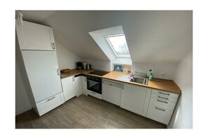 Køleskab, ovn, kogeplade, opvaskemaskine