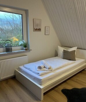 4 bedrooms, free WiFi - Holiday home with 2 bedrooms (Krummhörn)