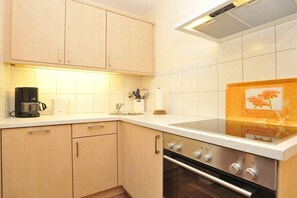 Kühlschrank, Ofen, Herdplatte, Geschirrspüler