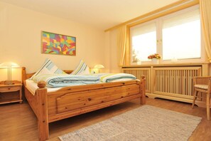 1 bedroom, bed sheets - Süderhof Apartment 3 (Sylt OT Keitum)
