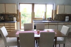 Køleskab, ovn, kogeplade, opvaskemaskine