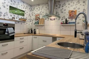 Kühlschrank, Ofen, Herdplatte, Geschirrspüler