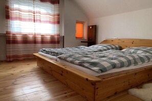 4 habitaciones, wifi gratis y ropa de cama 