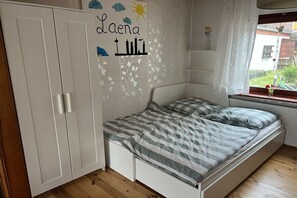1 bedroom, free WiFi, bed sheets - Holiday home Laena ground floor (Varel)