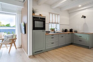 Køleskab, ovn, kogeplade, opvaskemaskine