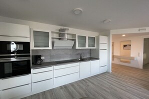 Fridge, oven, dishwasher