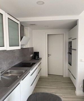 Køleskab, ovn, opvaskemaskine