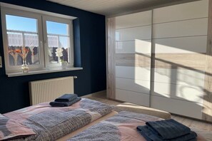 2 bedrooms, iron/ironing board, free WiFi, bed sheets