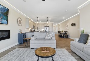 Smart TV y chimenea 