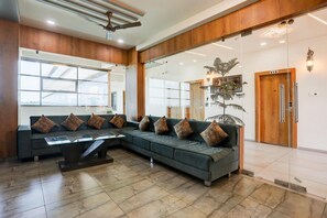 House | Reception - Cosy Stays Atthe Grand Somnath (Veraval)