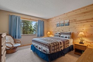 5 makuuhuonetta, työpöytä, silitysrauta/-lauta, ilmainen Wi-Fi