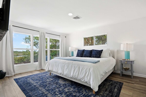 3 soveværelser, skrivebord, strygejern/strygebræt, weekendseng