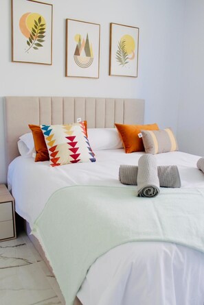 2 bedrooms, iron/ironing board, Internet, bed sheets
