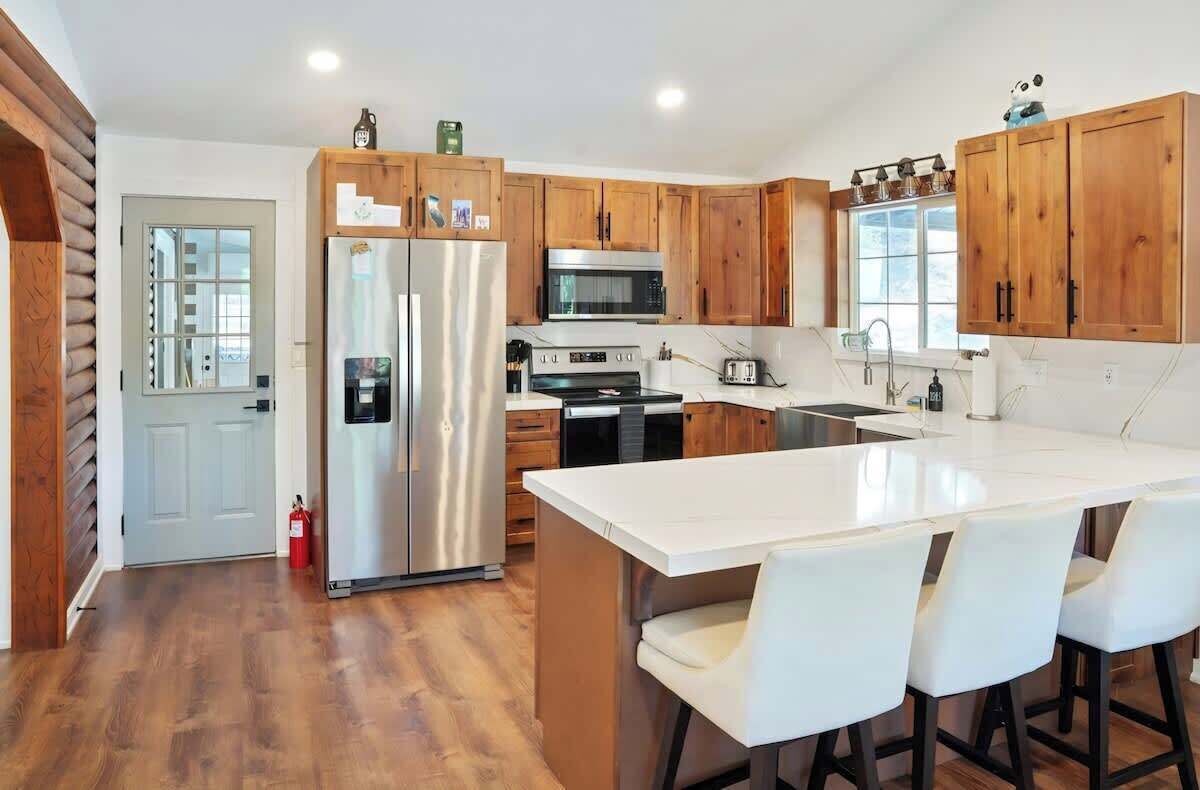 Refrigerador, microondas, horno y parrilla de estufa 