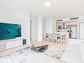 Smart TV, stereo