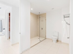 Doccia, asciugacapelli, asciugamani