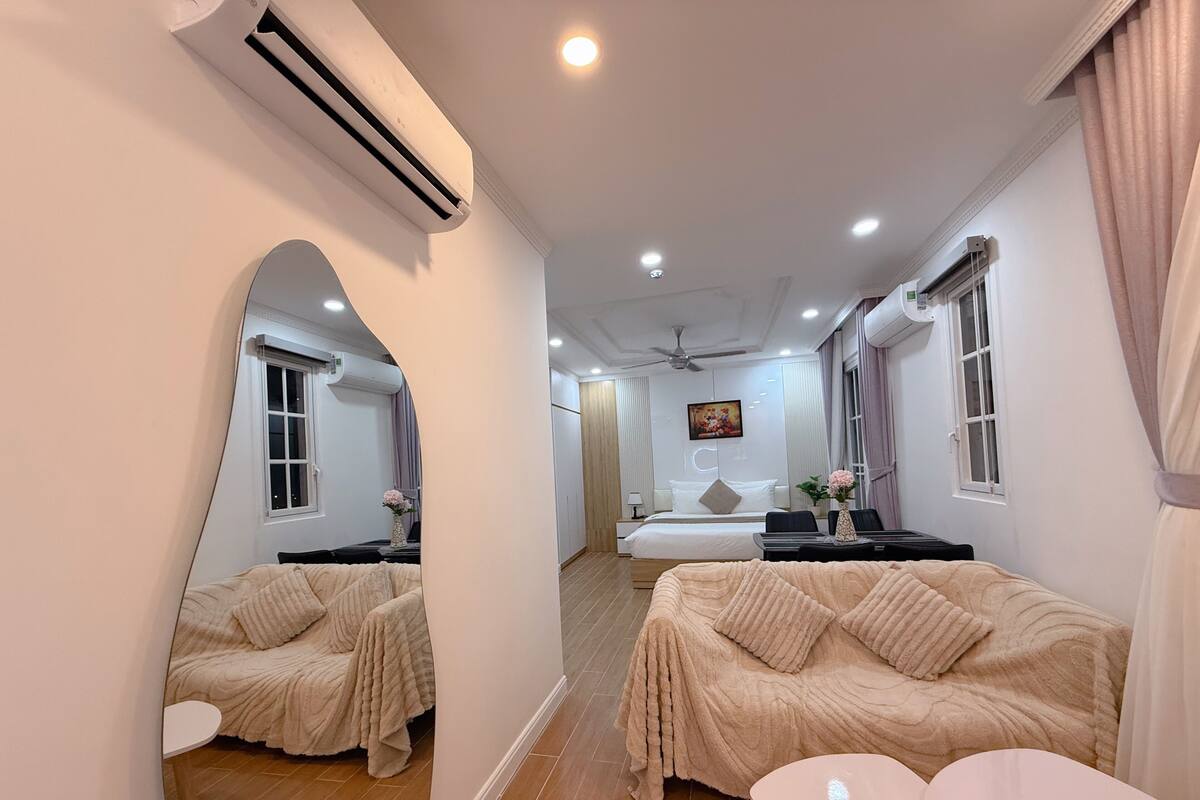 Luxury Apartment, Balcony, Ocean View | Living area