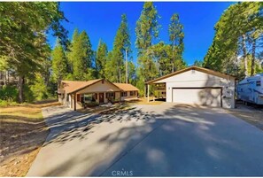 Exterior - The Lady Bug Retreat. (Mariposa)