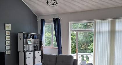 Large split-level house 4km from Tralee.