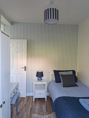 4 bedrooms, desk, iron/ironing board, free WiFi